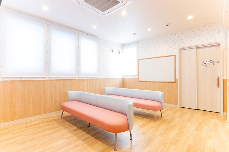 予防接種健診 待合室